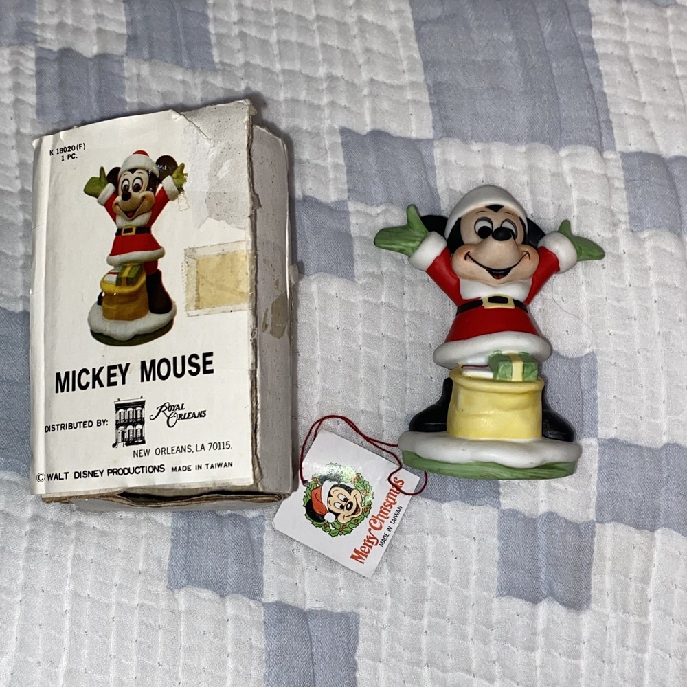 Vtg Walt Disney Christmas Gift-Ware 4" Santa Mickey Mouse With Gifts Figurine PA
